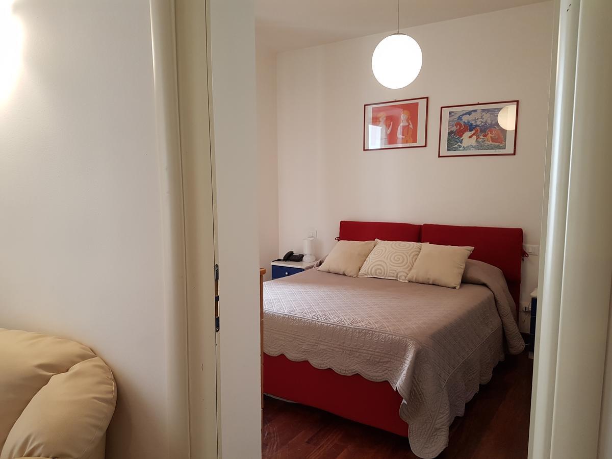 Bed & Parking Apartment Palermo Exterior photo